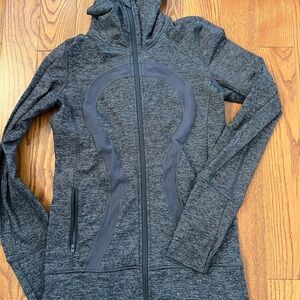 Lululemon zip up size 4